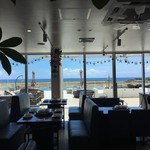 蒸気海鮮 CHATAN STEAM SEAFOOD - :窓一面に広がる、青い空と海！