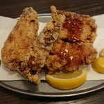 SAPPORO餃子製造所 - 塩ザンギとタレザンギ