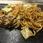 風月 - 焼きそば(大)アップ斜