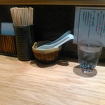 中華蕎麦 とみ田 - 箸とレンゲ