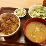 すき家 - 牛丼(並)350円＋豚汁＆お新香200円＋シーザーレタス200円