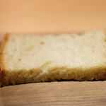 サンプリシテ - ランチコース 5940円 の自家製パン