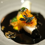 ランチコース 5940円 の五島林鮮魚店の平鱸と桜海老 アオリイカの内臓のスープ・ド・ポワソン