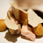 サンプリシテ - ランチコース 5940円 の福島産川俣シャモ 椎茸のメレンゲ 鮪節の赤ワインソース