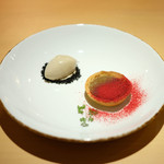 サンプリシテ - ランチコース 5940円 の丸久小山円のほうじ茶の温製フォンダンと冷製アイス