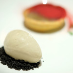 サンプリシテ - ランチコース 5940円 の丸久小山円のほうじ茶の温製フォンダンと冷製アイス