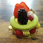 アテスウェイ - マカロンピスターシュ　５２０円