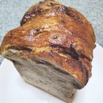 まゆパン工房 - 黒糖くるみ食パン