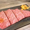 a slice of BEEF ひときれの牛肉