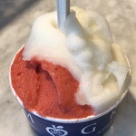 GROM - 赤と白が綺麗にコントラストになっていますね。