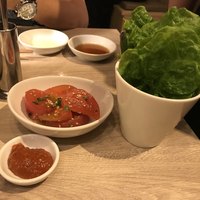 うしごろバンビーナ 渋谷店 - トマトナムル&サンチュ