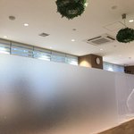 スーパーホテル Lohas博多駅 - 店内 綺麗なファミレスかカフェ風でもあります。