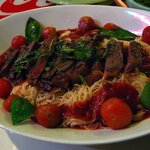 プレイヤーズレッド - ペッパーステーキｏｎパスタ