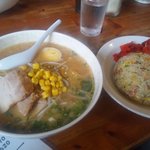 自由軒 - 味噌ラーメン＋半チャーハン