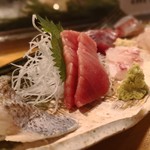 天史朗鮨 - お刺身盛合せ（黒むつ酢〆、マグロ中トロ、カツオ、平目、カマス、真鯛）