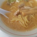 やさしい、とんこつ 麺 かまくら  - かまくら味噌アップ