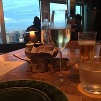 ザ タヴァン グリル＆ラウンジ - 
