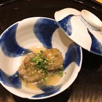 割烹 渡邊 - つみれの揚げ出し
      今回、ウチの旦那様が絶賛したお料理がコチラ！
      つみれなのに柔らかく、とっても上品な味に仕上がってました。
      