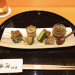 Kappou Watanabe - 前菜７種
                        じゅんさい、蒸し鮑、湯葉の煮物、ズッキーニのお浸し、海老の炊いたもの、青無花果とゴマだれ、鱧のお寿司