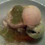 マザー・グース - ディナーコース5750円：デザート（桃のムース、美生柑とキウィのソルベ、マスカットのジュレがけ）