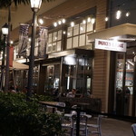 Dukes Lane Market&Eatery - 夜の雰囲気