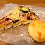 コンセルボ - ハム＆チーズもっち～、揚げナスの肉味噌ピザ