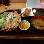 Totogura Nemuro - ハーブ豚のトン丼定食