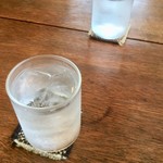 vokko - かわいらしいコップに入ったお水