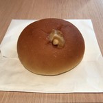Natural Bread Bakery - とろけるピーナッツクリームパン 248円(税込)