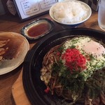 Yakisoba Izakaya Domo - ♪どーも特製ソース焼きそば¥500
                        目玉焼きトッピング¥100
                        Ｂセット¥250
                        