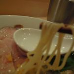 麦と麺助 - 味玉イリコそば麺