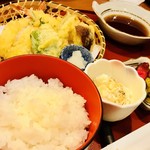 割烹日菜 - ご飯も美味しかった。友達はおかわりもちゃんとしましたよ♪ご飯のおかわり無料です♪