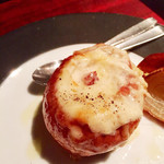 バルストロ バー - 丸ごと玉ねぎとベーコンチーズのグラタン