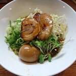 旬麺 晴れる家 - 冷麺 半熟玉子のせ ¥880