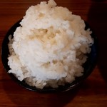 濱之家 - ふっくら炊かれた大ライス150円　小ぶりの器にこんもり150円程の量