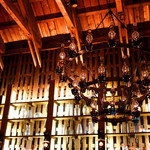 北一ホール - ランプが天井へ上がっていく。