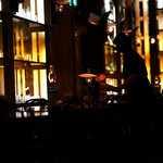 北一ホール - 小さな灯火に浮ぶ人影が美しい。