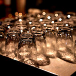 北一ホール - 水のグラスすら宝石に写る。