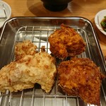 札幌ザンギ本舗 - 「醤油」と「レッドホット」