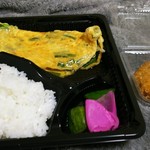 ランチタイム - ニラ玉＋メンチ