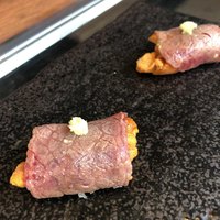 くずし鉄板 あばぐら 神田店 - 黒毛和牛ウニ巻き