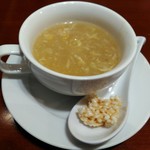 中華ビストロうちだ - 「ビストロランチ」のスープ