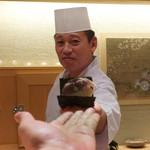 寿しの吉乃 - 鯖棒寿司海苔をまいて