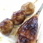 美唄焼鳥・惣菜 炎 - どちらも100円