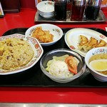 餃子の王将 新札幌店 - 炒飯定食。864円。