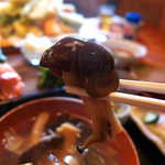 仙人小屋 - 凄い大きさのシメジ！ シャキシャキ、シャキシャキ… 甘辛い味付けもたまりません