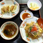 中華料理 飛龍 - ギョーザ定食