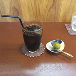 ジャム cafe 可鈴 - 食後のアイスコーヒー＆サービスの青梅の甘露煮