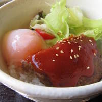 BeefGarden 二子玉川 - お子様用のロコモコ風のハンバーグ丼