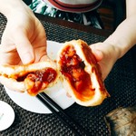 Tim Ho Wan - メロンパンの中身は角煮